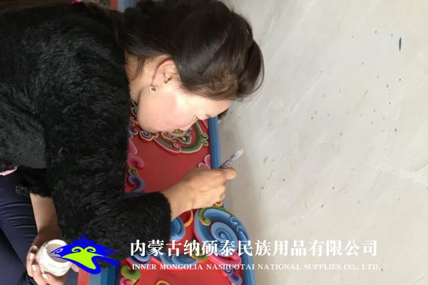 實(shí)木蒙古包內(nèi)飾