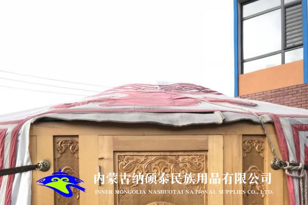 實(shí)木蒙古包內(nèi)飾